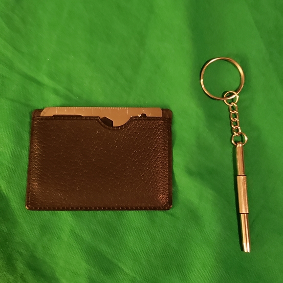 Pocket Tools Credit Card Multi tool and Mini Flathead Phillips Keychain - Picture 1 of 6